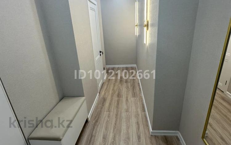 2-комнатная квартира · 40.8 м² · 8/15 этаж, Просп. Туран 71 за 250 000 ₸ в Астане, Есильский р-н — фото 2