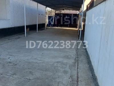 Отдельный дом · 6 комнат · 240 м² · 16 сот., мкр Самал-3 Диханкол — Алфараби . Таусая за 55 млн 〒 в Шымкенте, Абайский р-н