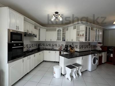 4-комнатная квартира · 180 м² · 8/10 этаж, мкр Ардагер, Бактыгерей Кулманова 1 за ~ 75.6 млн 〒 в Атырау