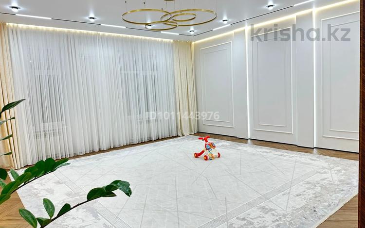 4-комнатная квартира · 165 м² · 12/12 этаж, 17-й мкр 55 за 79 млн ₸ в Актау — фото 2