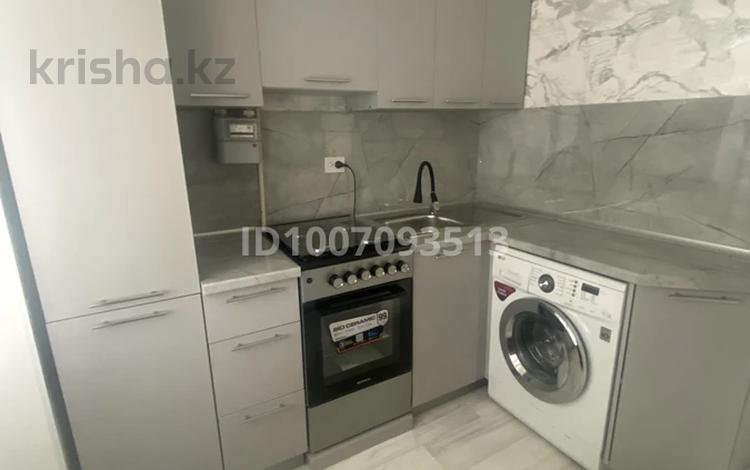 2-бөлмелі пәтер · 52 м², мкр Центральный, Азаттык 46, бағасы: 210 000 ₸ в Атырау — фото 2
