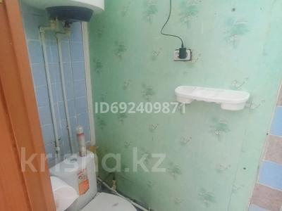 1-комнатная квартира · 45 м² · 2/5 этаж, Хиуаз Доспановой 58А — 17 школа за 7.5 млн 〒 в Уральске, мкр Школьник