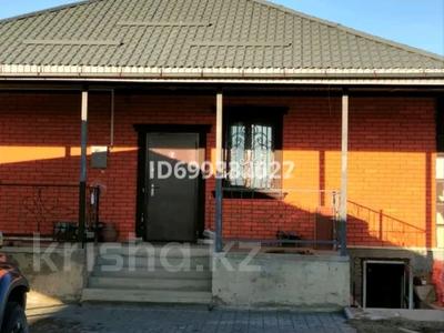 Отдельный дом · 5 комнат · 190 м² · 10 сот., Муканова 79Г — Аркабая за 50 млн 〒 в Байсерке