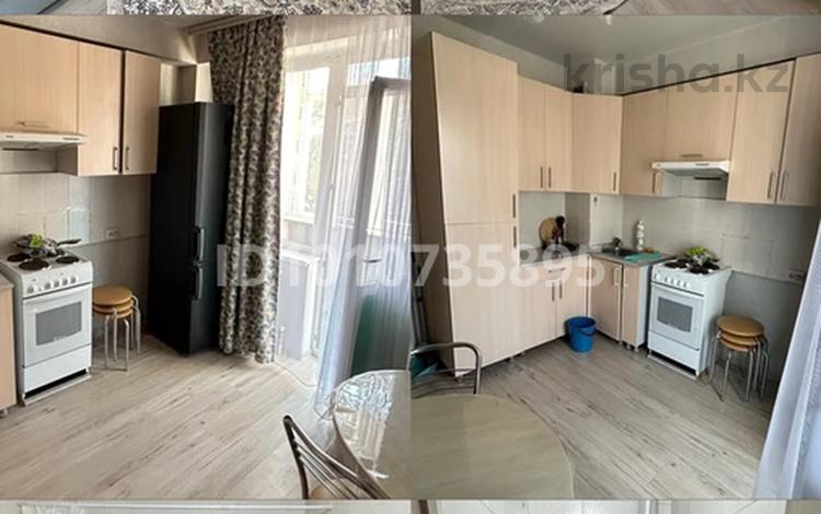 1-комнатная квартира · 40 м² · 1/10 этаж, Есенберлина 13/5 13/5 за 15 000 ₸ в Усть-Каменогорске, Ульбинский — фото 3