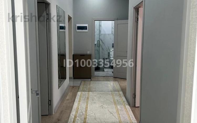 3-бөлмелі пәтер · 92 м² · 4/5 қабат, 34-й мкр 12, бағасы: 28 млн ₸ в Актау — фото 2