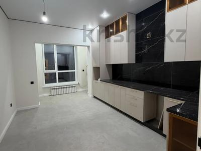 2-бөлмелі пәтер · 80 м² · 2/6 қабат, Алтын орда ш/а., Тауелсиздик, бағасы: 39.5 млн ₸ в Актобе, мкр. Алтын орда
