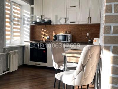 1-бөлмелі пәтер · 37 м² · 3/5 қабат, Ауэзова 102 — Валиханова, бағасы: 15 000 ₸ в Щучинске