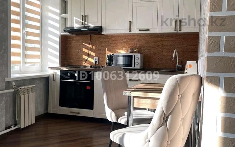 1-бөлмелі пәтер · 37 м² · 3/5 қабат, Ауэзова 102 — Валиханова, бағасы: 15 000 ₸ в Щучинске — фото 2