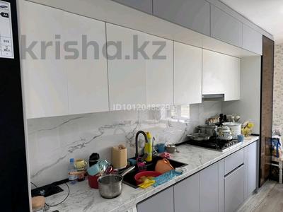 3-бөлмелі пәтер · 100 м² · 4/9 қабат, мкр 12 58в, бағасы: 33 млн ₸ в Актобе