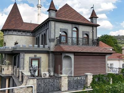 Отдельный дом · 6 комнат · 486.7 м² · 8 сот., Жанибекова 6А — Омарова за 450 млн ₸ в Алматы, Медеуский р-н