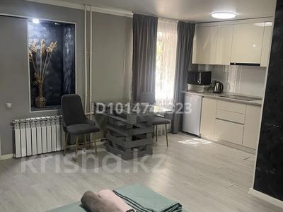 1-бөлмелі пәтер · 32 м² · 1/5 қабат, Жаңа қала ш/а., Гоголя 51, бағасы: 2 000 ₸ в Караганде, Казыбек би р-н
