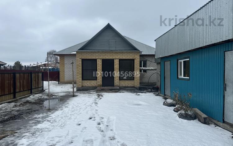 Жеке үй · 3 бөлме · 80 м² · 10 жүзд., Кордон Соловьский 1/1, бағасы: 33 млн ₸ в Семее — фото 2
