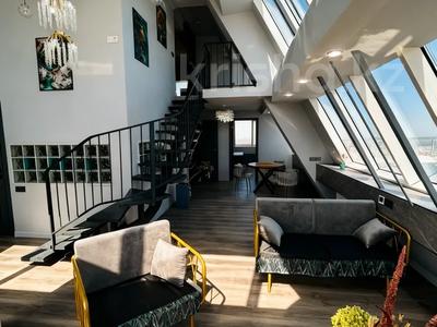 6-комнатная квартира · 240 м² · 32/32 этаж, Альфараби 9г за 285 млн ₸ в Алматы, Медеуский р-н