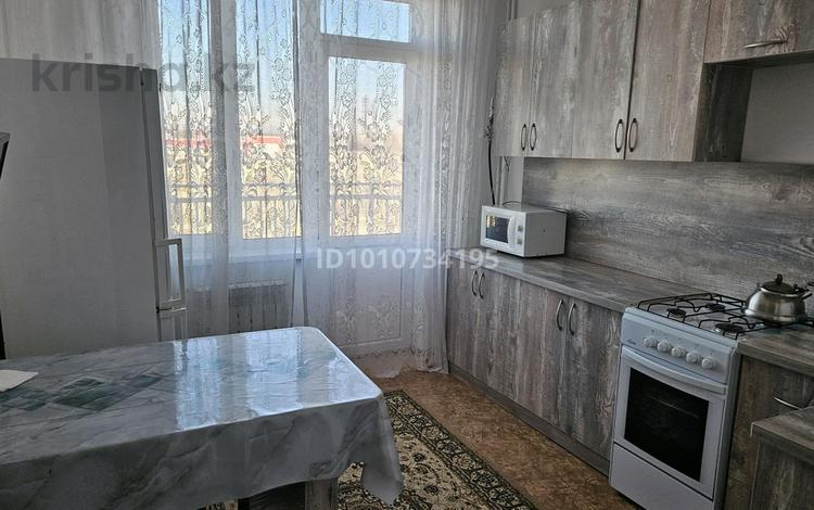 2-бөлмелі пәтер · 64 м² · 4/7 қабат, Бекмұрза Жексембеков көшесі 7, бағасы: 170 000 ₸ в Талдыкоргане, мкр Бирлик — фото 2