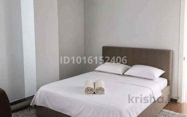 2-комнатная квартира · 135 м² · 18/18 этаж, Абая 150/230 за 25 000 ₸ в Алматы, Бостандыкский р-н — фото 2