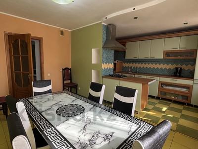 5-бөлмелі пәтер · 134.2 м² · 4/9 қабат, Назарбаева 226, бағасы: 17 млн ₸ в Уральске