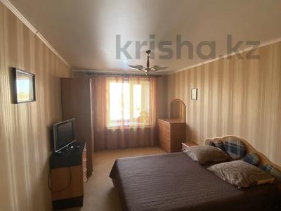 3-комнатная квартира · 58 м² · 5/5 этаж, Аманжолова 43 за 19.5 млн 〒 в Караганде, Казыбек би р-н