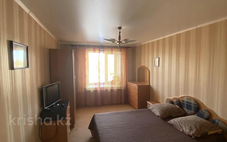 3-комнатная квартира · 58 м² · 5/5 этаж, Аманжолова 43 за 19.5 млн 〒 в Караганде, Казыбек би р-н — фото 2