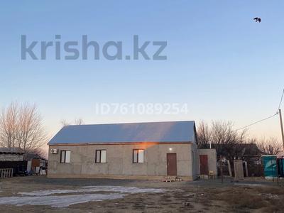 Дача · 3 комнаты · 90 м² · 10 сот., мкр Зарослый, С/о железнодорожный 204 за 15 млн 〒 в Атырау