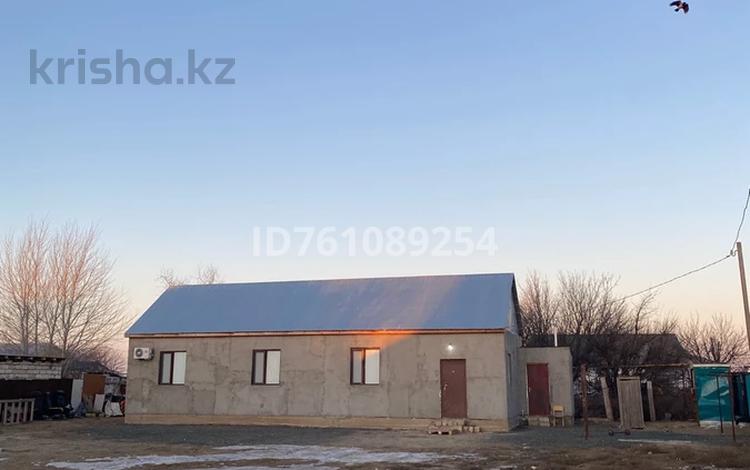 Дача · 3 комнаты · 90 м² · 10 сот., мкр Зарослый, С/о железнодорожный 204 за 15 млн 〒 в Атырау — фото 2