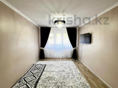 3-комнатная квартира · 61 м² · 5/5 этаж, 2 микр Каратау за 13.5 млн 〒 в Таразе