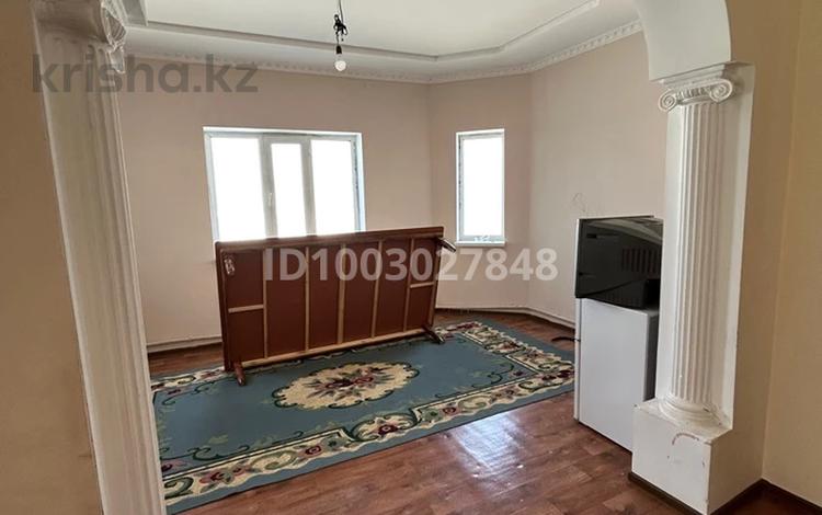 Отдельный дом · 3 комнаты · 100 м² · 10 сот., мкр Самал-1, Игилик 81 — Утегенова за 120 000 ₸ в Шымкенте, Абайский р-н — фото 2