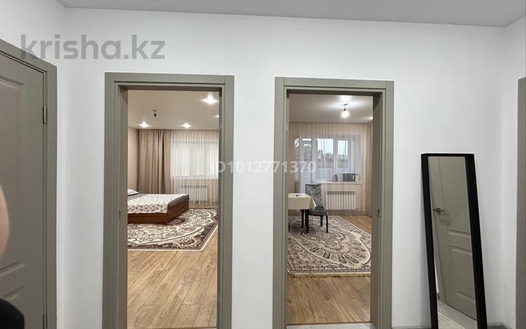1-бөлмелі пәтер · 52 м² · 1/5 қабат, мкр. Алтын орда 18 п — НИШ, Теннисный корт, мед центр Әлия, бағасы: 12 000 ₸ в Актобе — фото 2