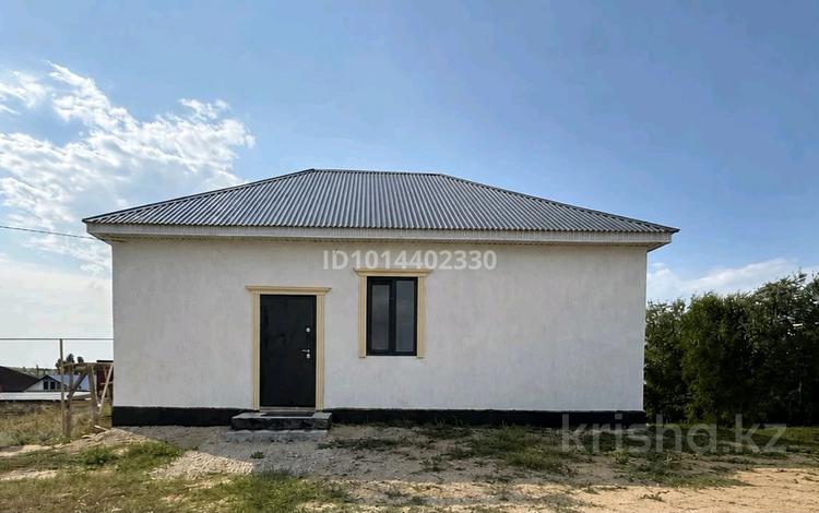Отдельный дом · 2 комнаты · 80 м² · 1025 сот., Бейбарыс 76 за 19 млн ₸ в Актобе, мкр Акжар — фото 2