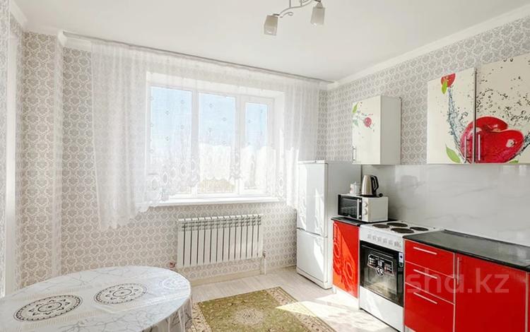 1-комнатная квартира, 35 м², 3/15 этаж, Тлендиева 44а