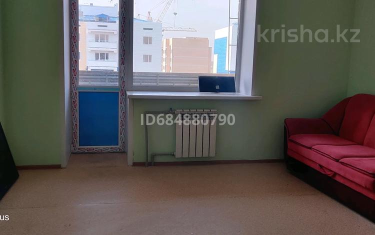 3-бөлмелі пәтер, 77 м², 8/9 қабат ай сайын, Карагайлы 87, бағасы: 120 000 〒 в Семее — фото 2