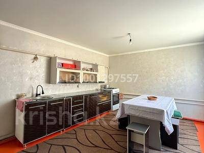 Дом · 2 комнаты · 100 м², Тұтқабаева 29 — Альқожа ата за 15 000 〒 в Туркестане