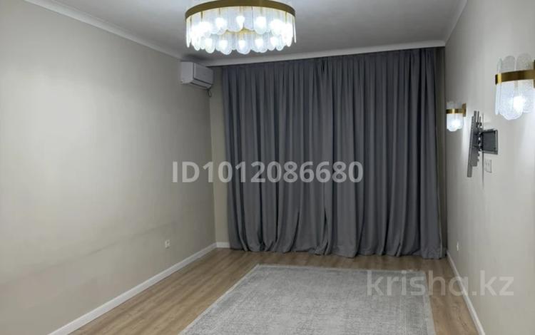 2-бөлмелі пәтер · 62 м² · 7/9 қабат, мкр Шугыла 241/4к2, бағасы: 40.2 млн ₸ в Алматы, Наурызбайский р-н — фото 2