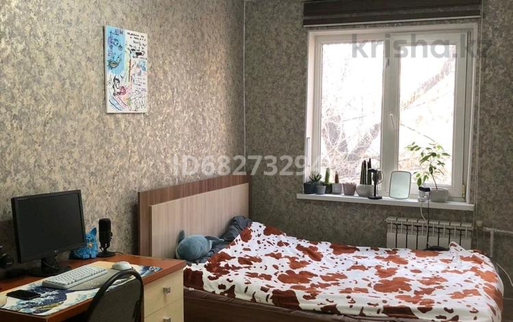 3-комнатная квартира, 64 м², 3/4 этаж помесячно, мкр №6 15 — Метро не по далеку