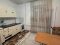 2-комнатная квартира · 56 м² · 2/12 этаж, мкр Аксай-1А 10 за 250 000 ₸ в Алматы, Ауэзовский р-н — фото 3