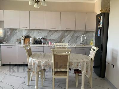 3-комнатная квартира · 90 м² · 4/5 этаж, Самал 33А за 36.5 млн 〒 в Талдыкоргане, мкр Самал