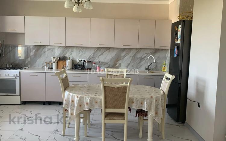 3-бөлмелі пәтер · 90 м² · 4/5 қабат, Самал 33А, бағасы: 36.5 млн ₸ в Талдыкоргане, мкр Самал — фото 2