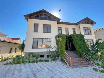 Отдельный дом · 11 комнат · 550 м² · 10 сот., 30-й мкр 50 — Школа НИШ за 260 млн 〒 в Актау