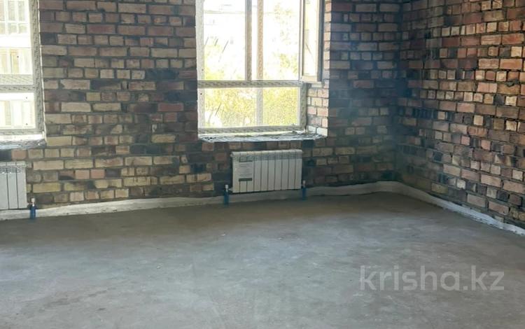 3-бөлмелі пәтер · 109 м² · 5/5 қабат, Мухтара ауэзова, бағасы: 37 млн ₸ в Экибастузе — фото 2
