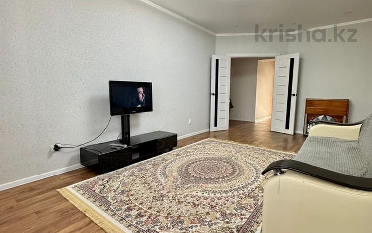 2-комнатная квартира · 75 м² · 4/5 этаж, мкр Северо-Восток, Северо-Восток 2 42 — Северо-Восток, 6 мкр, ТД Аяжан, Циолковский за 16 000 ₸ в Уральске — фото 2
