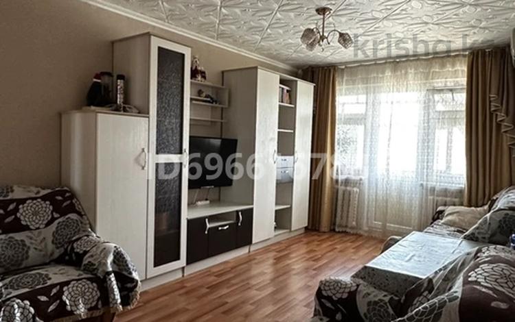 3-комнатная квартира, 60 м², 4/5 этаж, Г.Муратбаева 15А — БАБАС