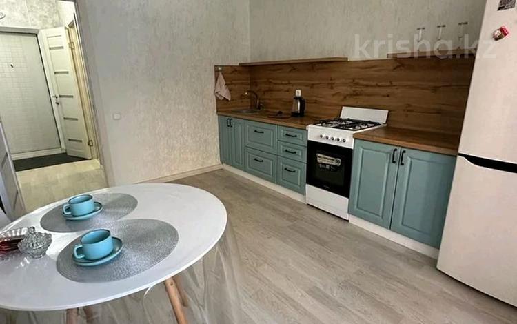 1-комнатная квартира, 41 м², 1/9 этаж, Береке 62