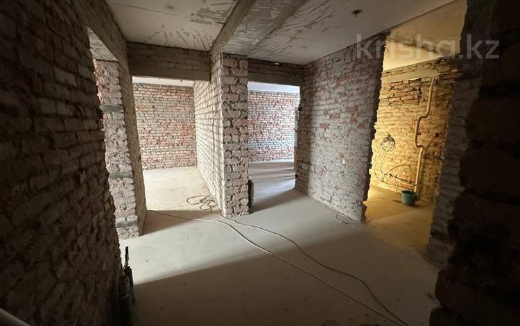 3-бөлмелі пәтер · 90 м² · 5/5 қабат, Садовая 27, бағасы: 23 млн ₸ в Костанае — фото 2