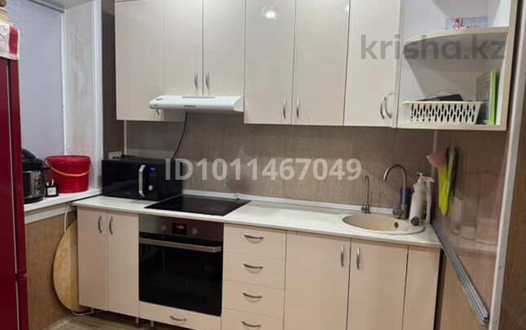 4-бөлмелі пәтер · 64 м² · 3/5 қабат, 4мкр 86 — Бейтбытшылык, бағасы: 9 млн ₸ в Степногорске — фото 2