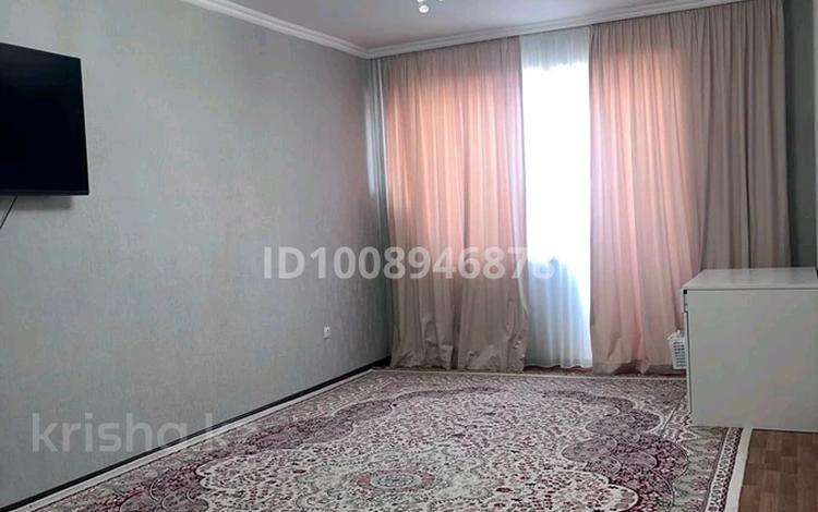 2-комнатная квартира · 60 м² · 8/10 этаж, мкр Шанхай, турмагамбетова 36 — дәнекер магазин за 15 млн ₸ в Актобе — фото 2