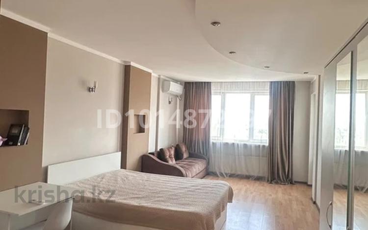 2-комнатная квартира · 74 м² · 7/19 этаж, Брусиловского 159 за 300 000 ₸ в Алматы, Алмалинский р-н — фото 2