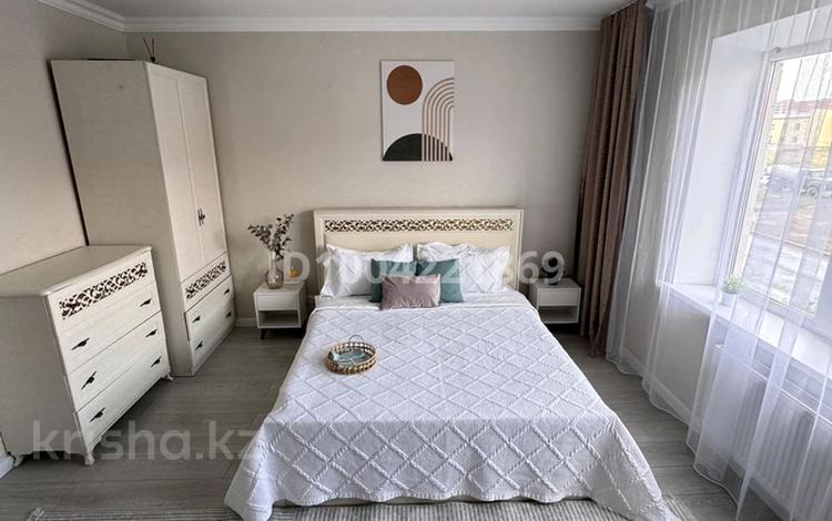 1-комнатная квартира · 49 м² · 2/10 этаж, мкр Юго-Восток, Шапагат 10 за 14 000 ₸ в Караганде, Казыбек би р-н — фото 46