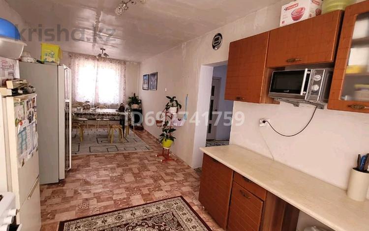 Отдельный дом • 5 комнат • 130 м² • 8 сот., Ильяс Есенберлина 6 за 12 млн 〒 в Жалкамысе — фото 2