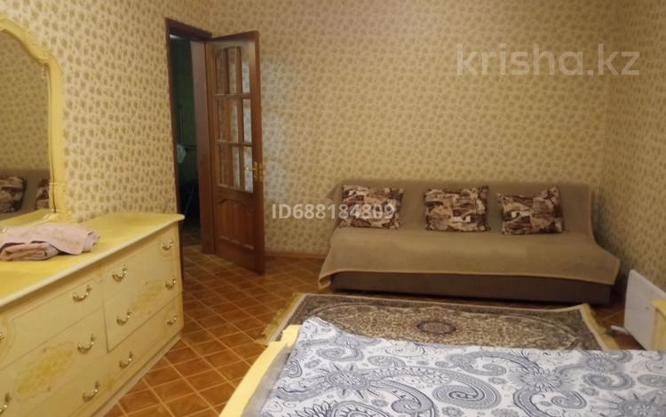 1-бөлмелі пәтер · 40 м² · 2/5 қабат, Жарокова 217б, бағасы: 13 000 ₸ в Алматы, Бостандыкский р-н — фото 4
