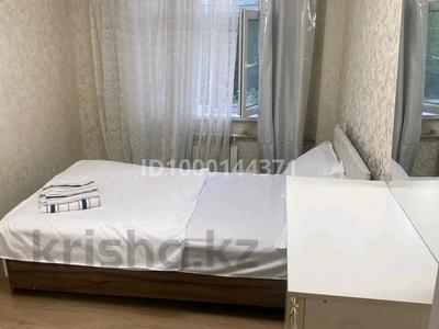 2-комнатная квартира · 56 м² · 3/5 этаж, 11-й микрорайон, Уалиханова 225 — 11 микрорайон за кафе Прага 9 за 15 000 〒 в Шымкенте, Енбекшинский р-н