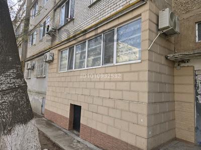 2-комнатная квартира · 55 м² · 1/5 этаж, мкр Центральный, Ш.Уалиханова 11 — Атырау Жарық за 20 млн 〒